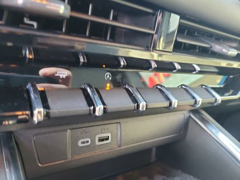 Used 2023 GMC Canyon Elevation w/ Elevation Premium Package image 21