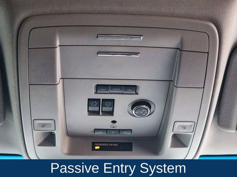 Used 2018 Chevrolet Suburban Premier image 22