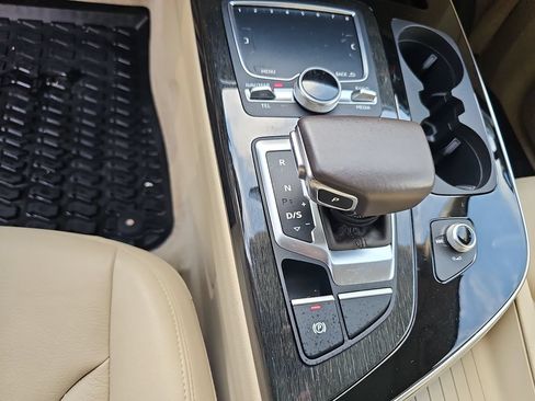 Used 2019 Audi Q7 3.0T Premium Plus w/ Premium Plus Package AWD/4WD image 20