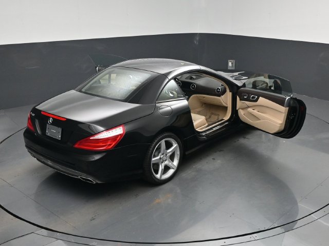 Used 2016 Mercedes-Benz SL 400 w/ Premium I Package image 29