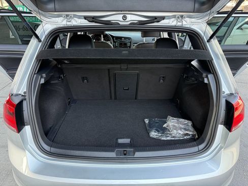 Used 2017 Volkswagen GTI SE image 17