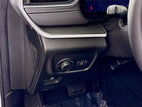 New 2025 Jeep Grand Cherokee L Laredo image 5