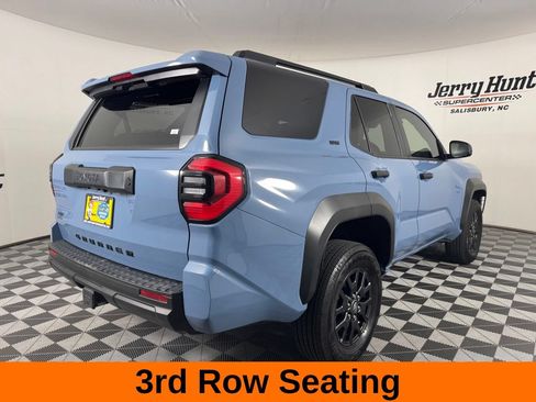 Used 2025 Toyota 4Runner SR5 AWD/4WD image 7