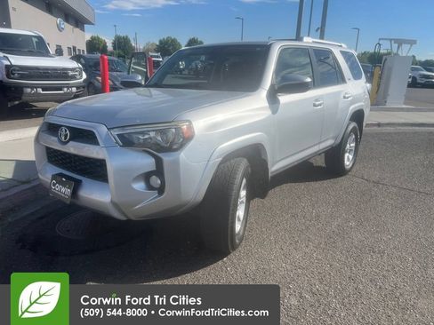 Used 2016 Toyota 4Runner SR5 w/ Four Season Floor Mat Package AWD/4WD image 1
