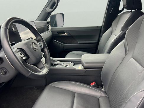 Used 2024 Lexus GX 550 image 14