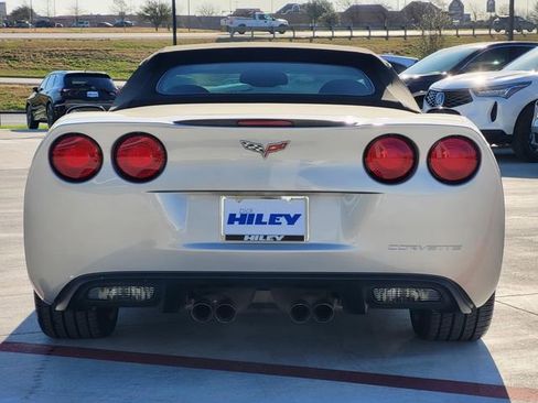 Used 2006 Chevrolet Corvette Convertible w/ Preferred Equipment Group image 4