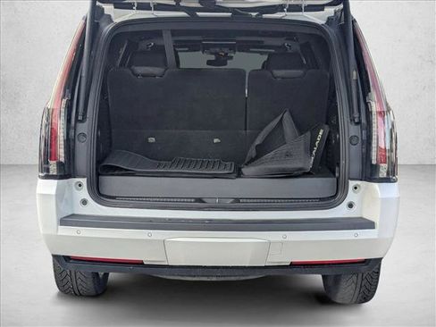 Used 2020 Cadillac Escalade Platinum image 6