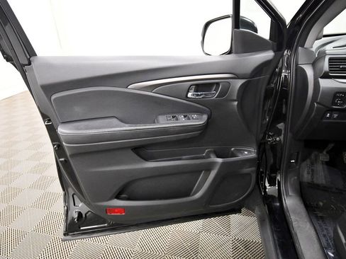 Certified 2018 Honda Ridgeline RTL-T image 11