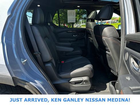 Used 2023 Honda Pilot TrailSport image 22