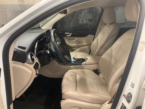Used 2019 Mercedes-Benz GLC 300 image 12
