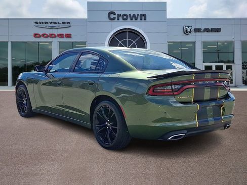 Used 2018 Dodge Charger SXT w/ Blacktop Package image 4