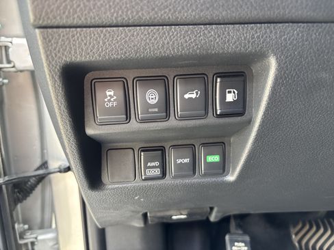 Used 2019 Nissan Rogue SV AWD/4WD image 31
