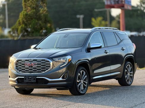 Used 2019 GMC Terrain Denali w/ Advanced Safety Package AWD/4WD image 6