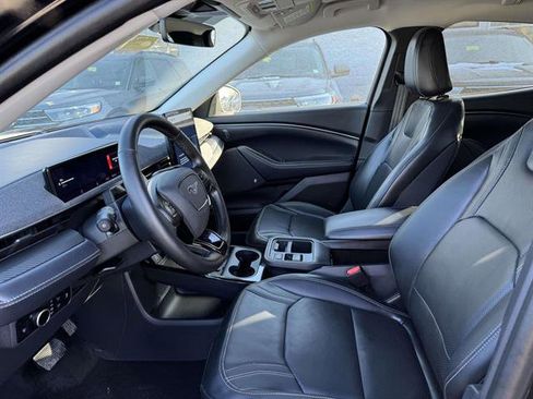 Used 2025 Ford Mustang Mach-E Premium image 30