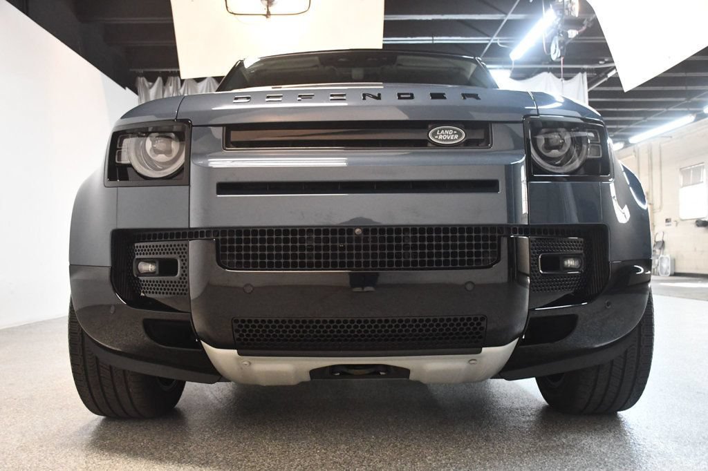 Used 2024 Land Rover Defender 110 X-Dynamic SE AWD/4WD image 12