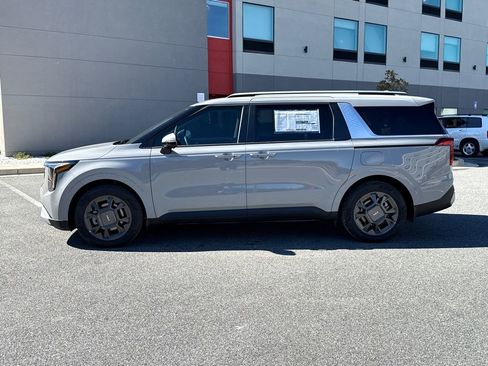 New 2026 Kia Carnival EX image 4