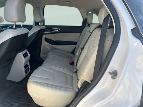 Used 2020 Ford Edge Titanium AWD/4WD image 16