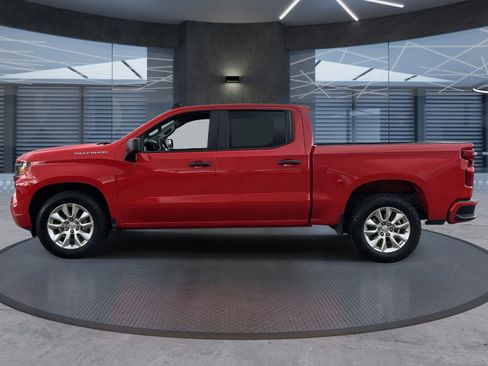 Used 2024 Chevrolet Silverado 1500 Custom image 3