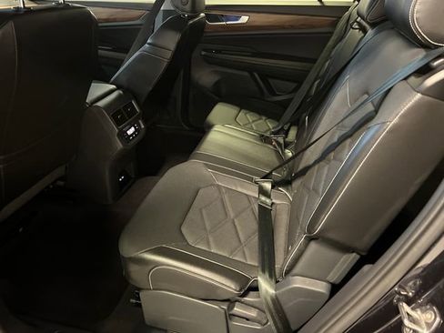 Used 2024 Volkswagen Atlas SE FWD image 16