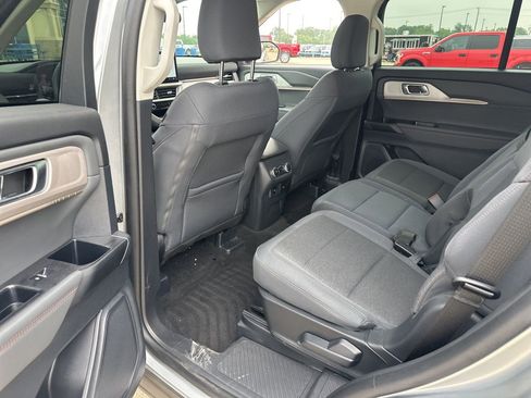 Certified 2025 Ford Explorer Active RWD image 12