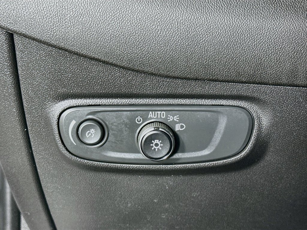 Used 2024 Chevrolet Equinox LS w/ LS Convenience Package FWD image 10