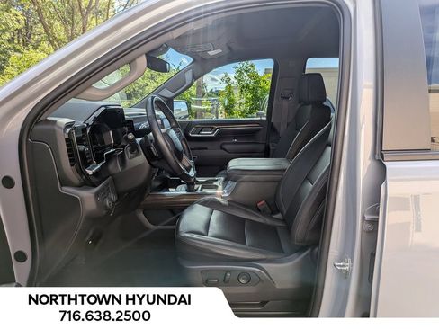 Used 2024 Chevrolet Silverado 1500 LT Trail Boss w/ LT Trail Boss Premium Package AWD/4WD image 10