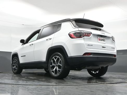 Used 2025 Jeep Compass Limited image 45