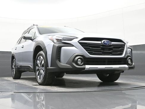 Used 2025 Subaru Outback Touring XT image 47