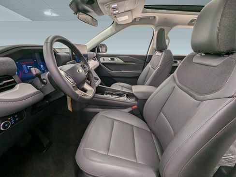 New 2026 Ford Explorer Active w/ Active Comfort Package image 4