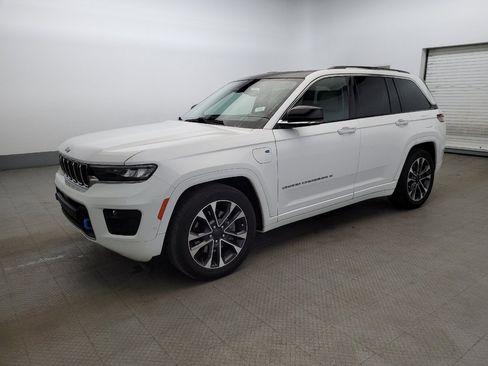 Used 2022 Jeep Grand Cherokee Overland image 2
