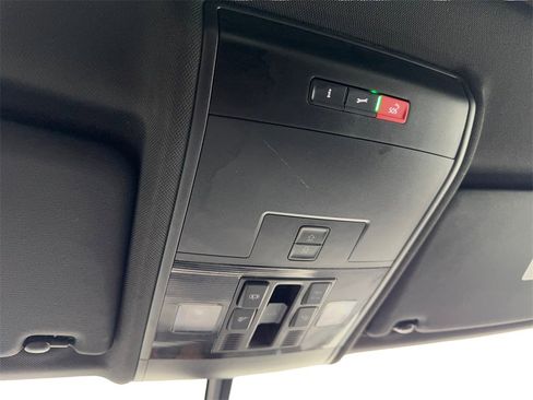 Used 2022 Volkswagen Atlas Cross Sport SE w/ Panoramic Sunroof Package image 65