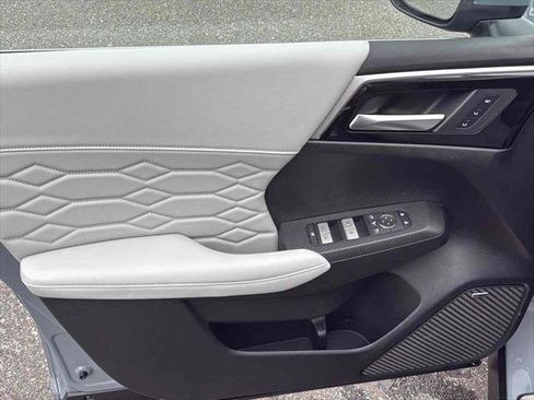 New 2026 Mitsubishi Outlander SEL image 9