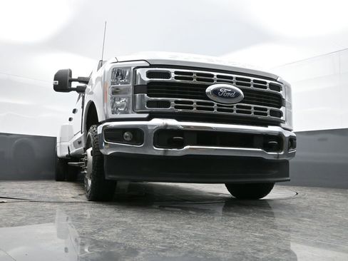 Used 2023 Ford F350 XLT image 33