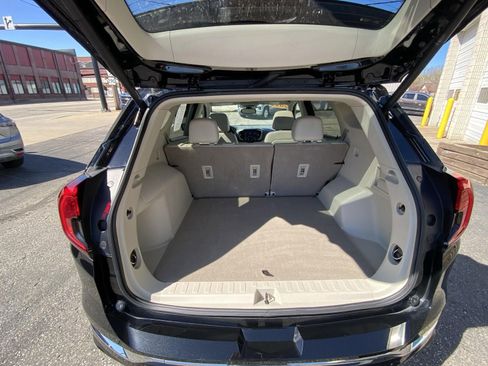 Used 2022 GMC Terrain Denali w/ Denali Premium Package AWD/4WD image 35