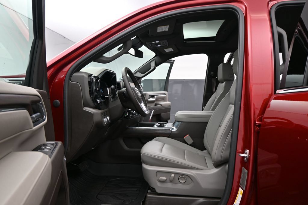 Used 2024 GMC Sierra 2500 SLT w/ SLT Premium Package AWD/4WD image 9
