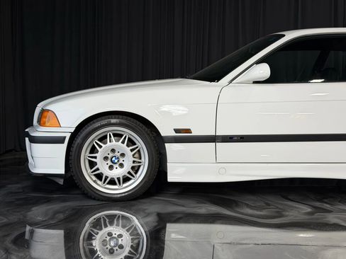 Used 1995 BMW M3 Coupe RWD image 3