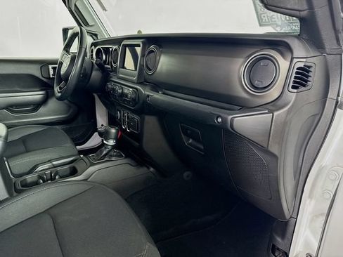 Used 2022 Jeep Gladiator Sport AWD/4WD image 31