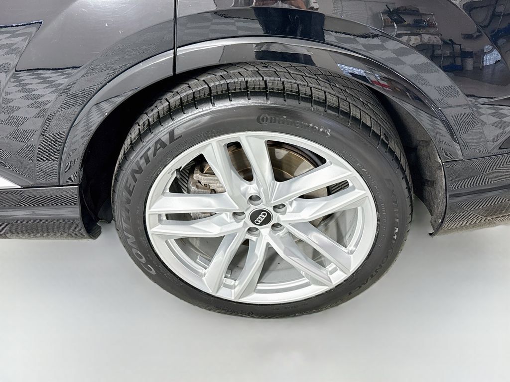 Used 2017 Audi Q7 3.0T Prestige AWD/4WD image 30