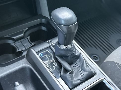 Used 2021 Toyota Tacoma TRD Off-Road image 22