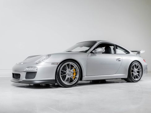 Used 2010 Porsche 911 GT3 RWD image 1