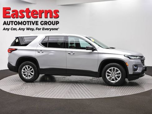Used 2022 Chevrolet Traverse LS AWD/4WD image 4