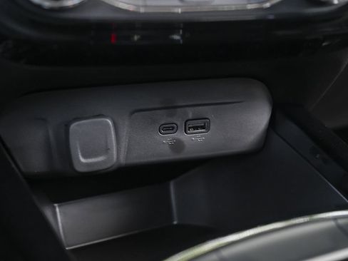 New 2026 Chevrolet Trax LT w/ LPO, Blackout Package FWD image 26