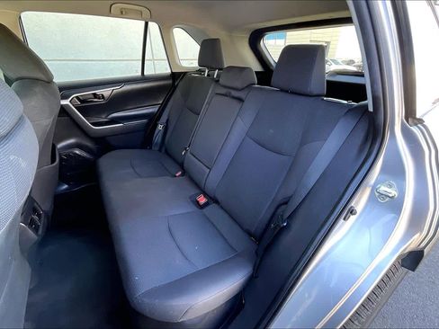 Used 2021 Toyota RAV4 LE image 21