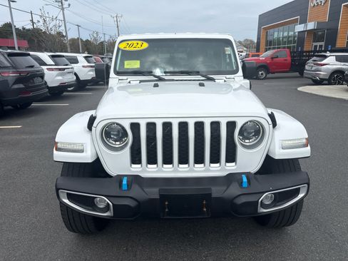 Used 2023 Jeep Wrangler Unlimited Sahara w/ Cold Weather Group AWD/4WD image 3