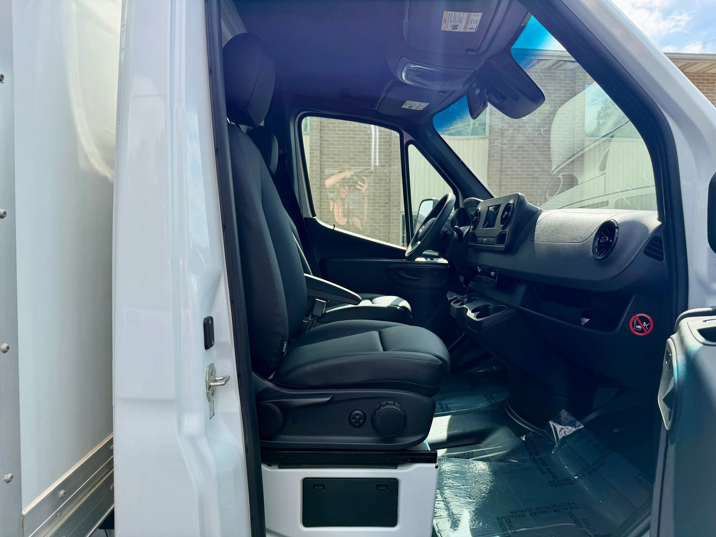Used 2024 Mercedes-Benz Sprinter 3500 w/ Acoustic Package image 22