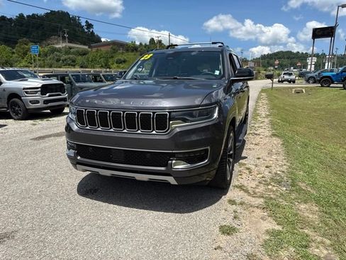 Used 2023 Jeep Wagoneer Series II w/ Premium Group I AWD/4WD image 7