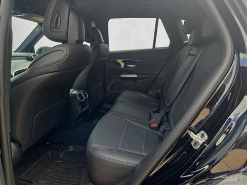 Used 2023 Mercedes-Benz GLC 300 image 17