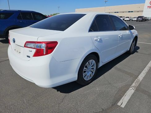 Used 2014 Toyota Camry LE FWD image 3