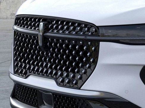 New 2026 Lincoln Nautilus Premier AWD/4WD image 17