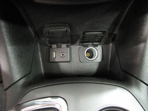 Used 2016 Chevrolet Cruze LT w/ Convenience Package FWD image 21